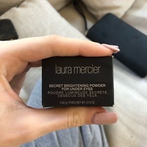Laura Mercier brightening powder